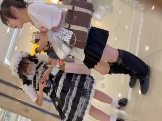 商场尾随反差眼镜妹,爆操抄底内射骚穴